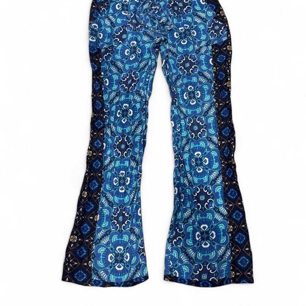 Roxy blue and black patterned flare pants - Picture 2 of 8